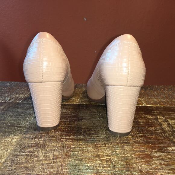 Clarks Alayna Ray Pump Womens 8.5 Heel Shoe Praline Beige Light Pink Classic - Picture 5 of 10